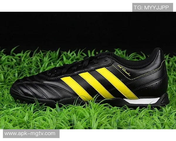 阿迪达斯HG足球鞋助你在球场上尽显风采与实力的完美选择
