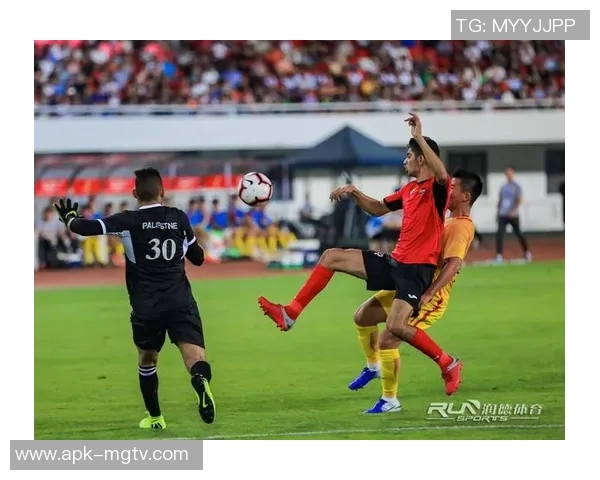 郑州明星足球赛盛况空前各路明星齐聚展现足球魅力与激情